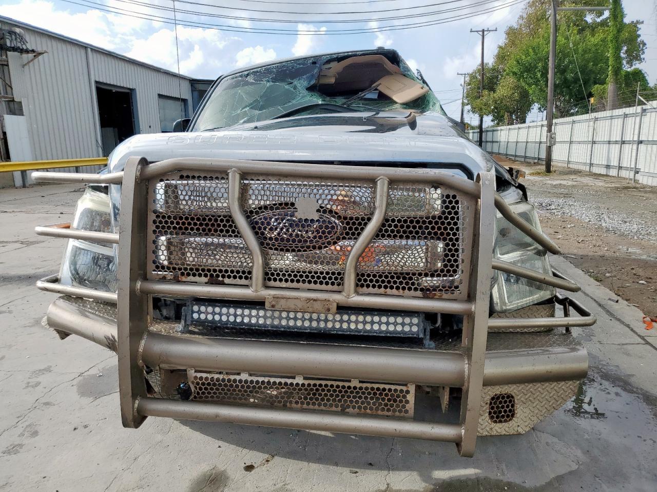 FORD F-250 SUPER DUTY