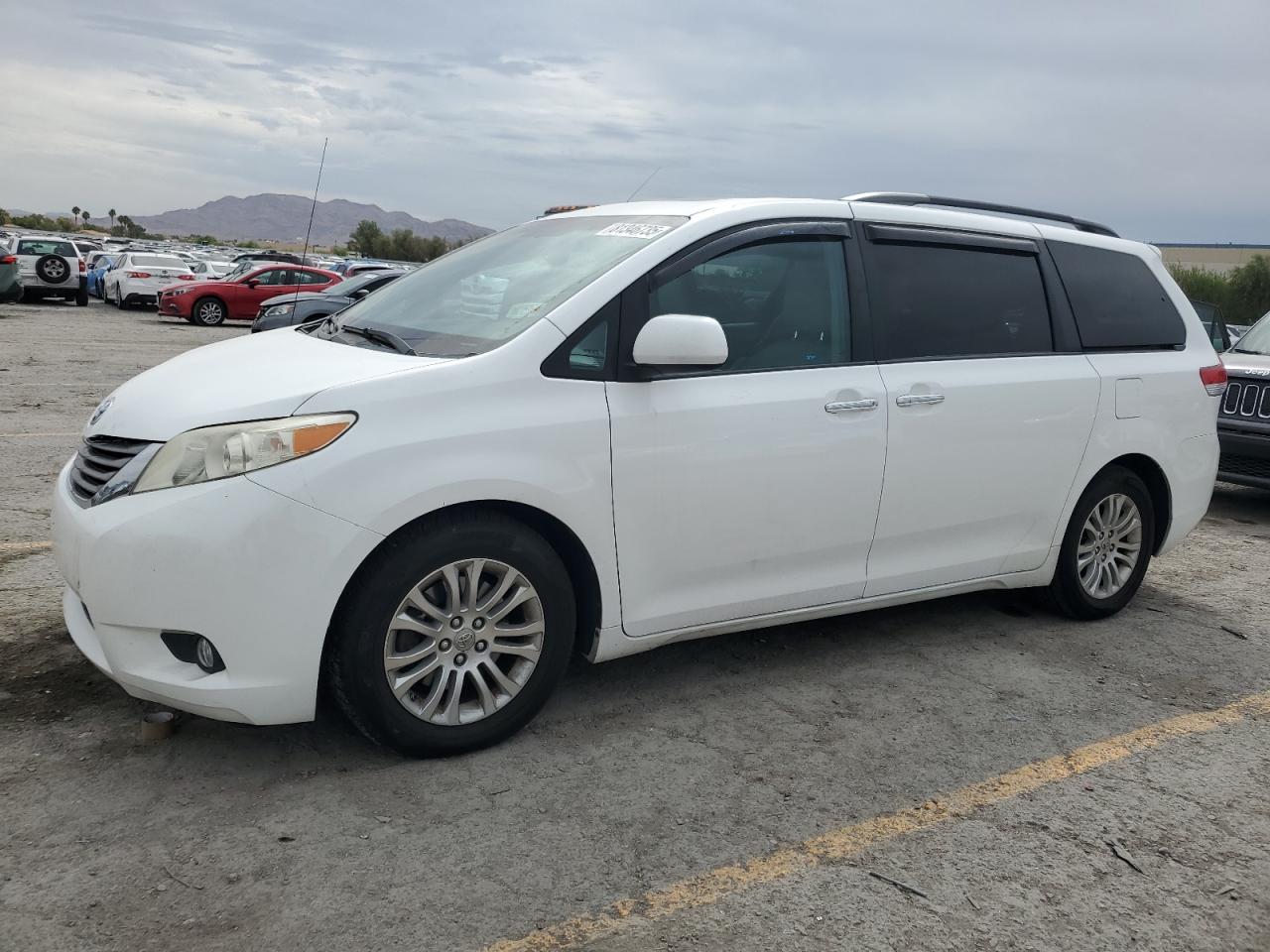 TOYOTA SIENNA XLE