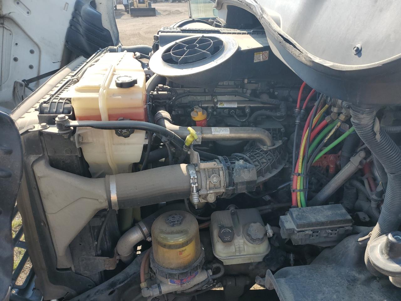 Lot #3246032186 2016 FREIGHTLINER CASCADIA 1