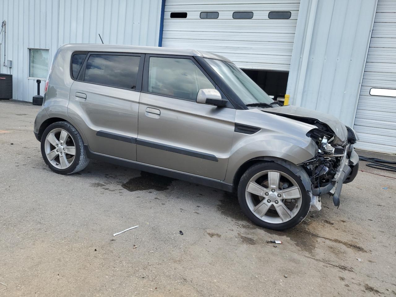 KIA SOUL +
