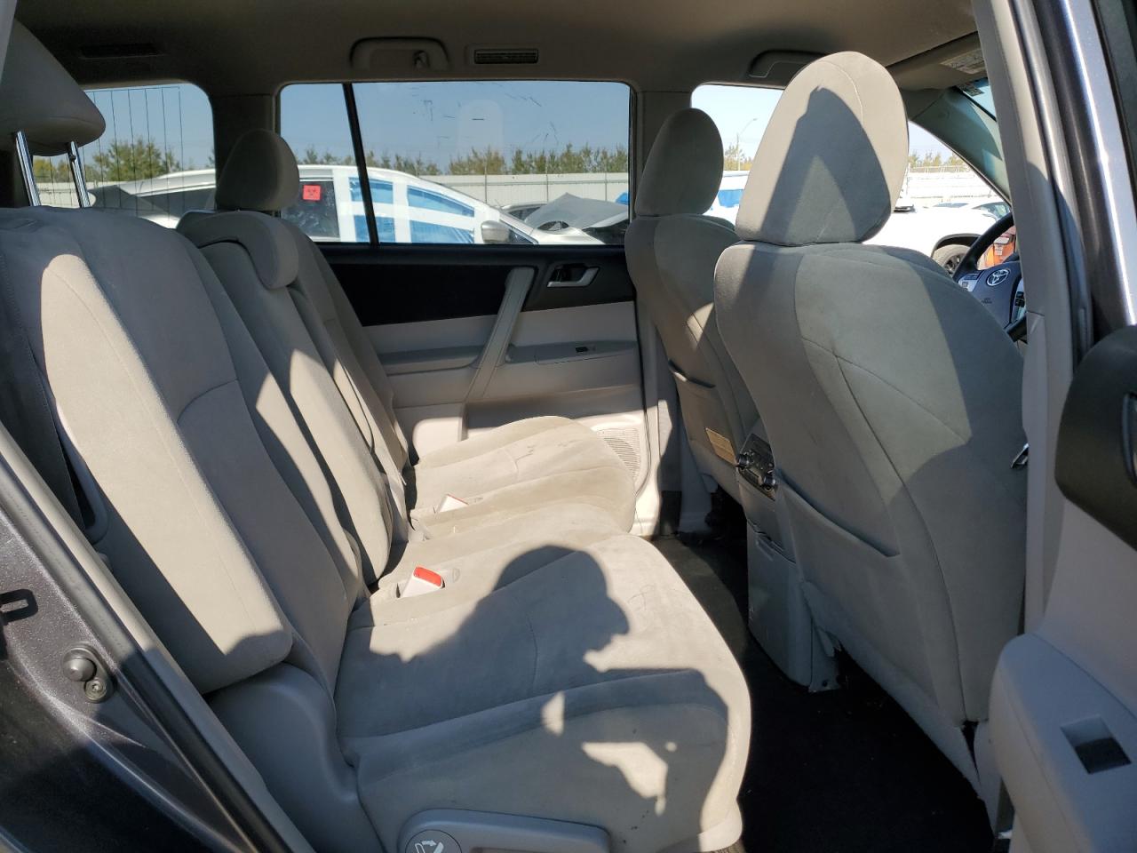 TOYOTA HIGHLANDER BASE