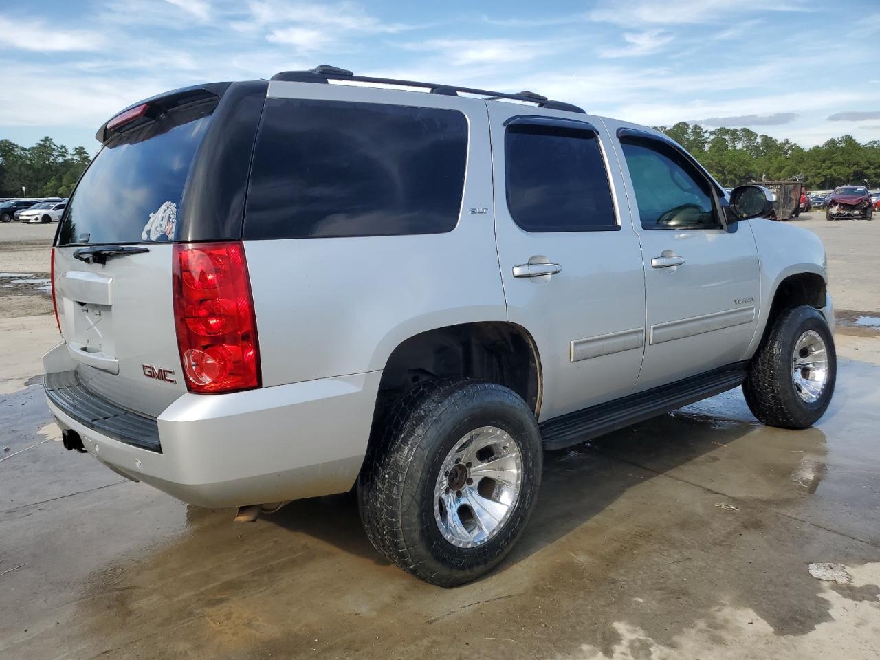 GMC YUKON SLT