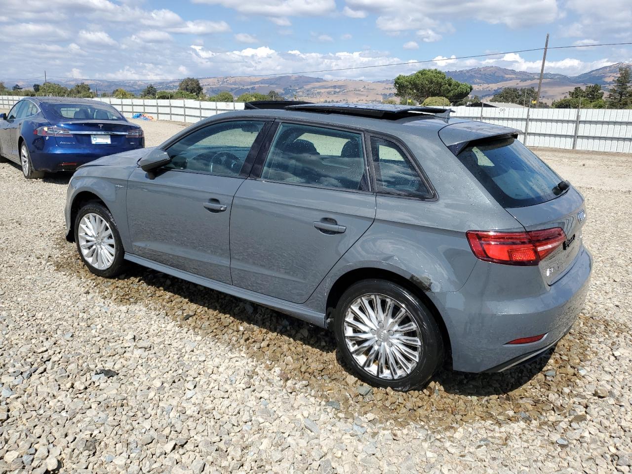 AUDI A3 E-TRON PREMIUM