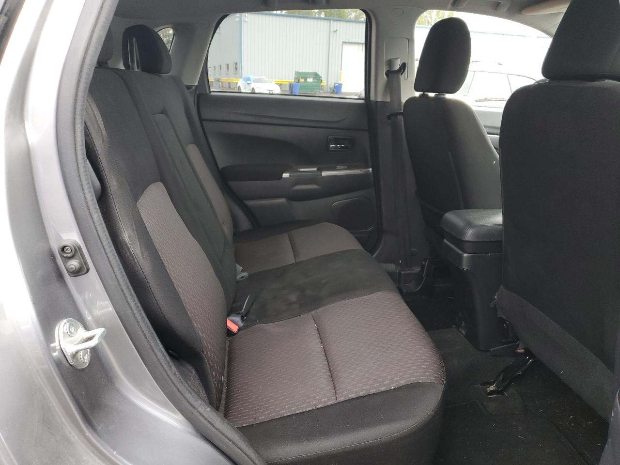 MITSUBISHI OUTLANDER ES