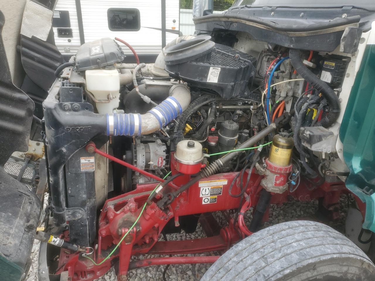 Lot #3255530062 2017 PETERBILT TRACTOR 579