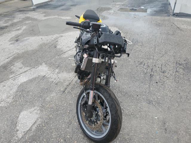 2024 SUZUKI GSX800 F JS1EM13B5R7102017