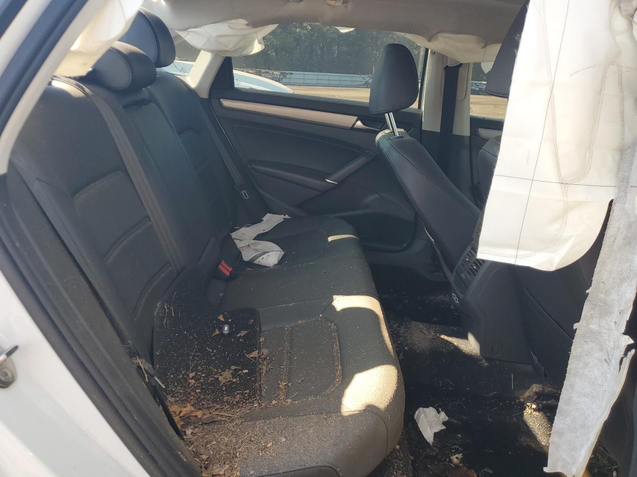 VOLKSWAGEN PASSAT SE