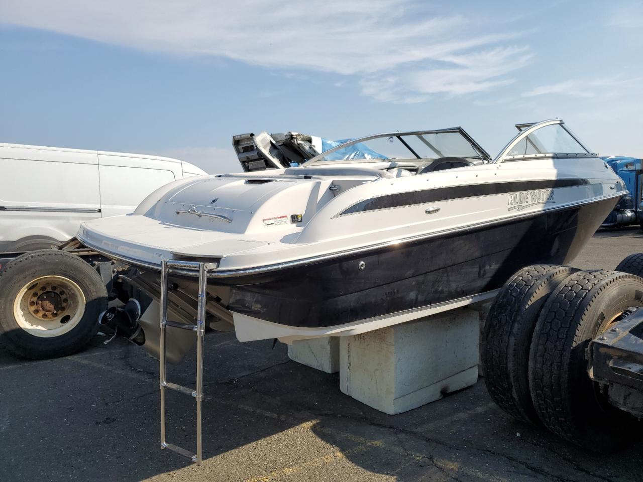 Lot #3257140220 2006 BLUE WATER BOAT