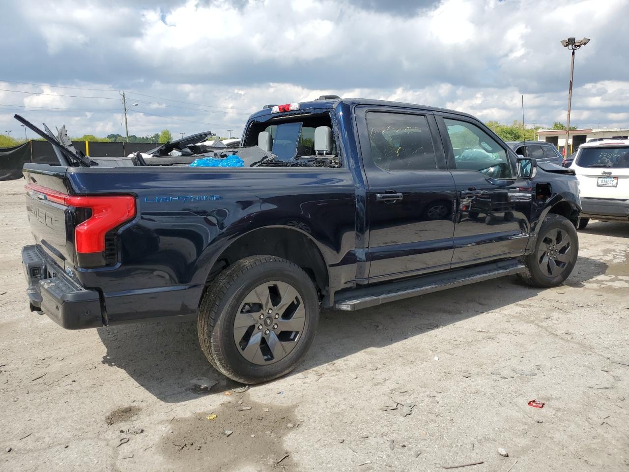 FORD F-150 LIGHTNING PRO