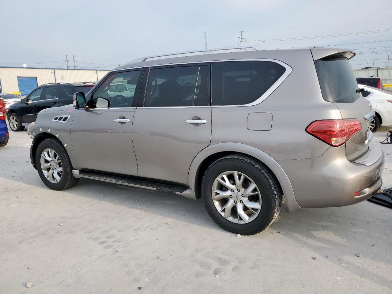 INFINITI QX56