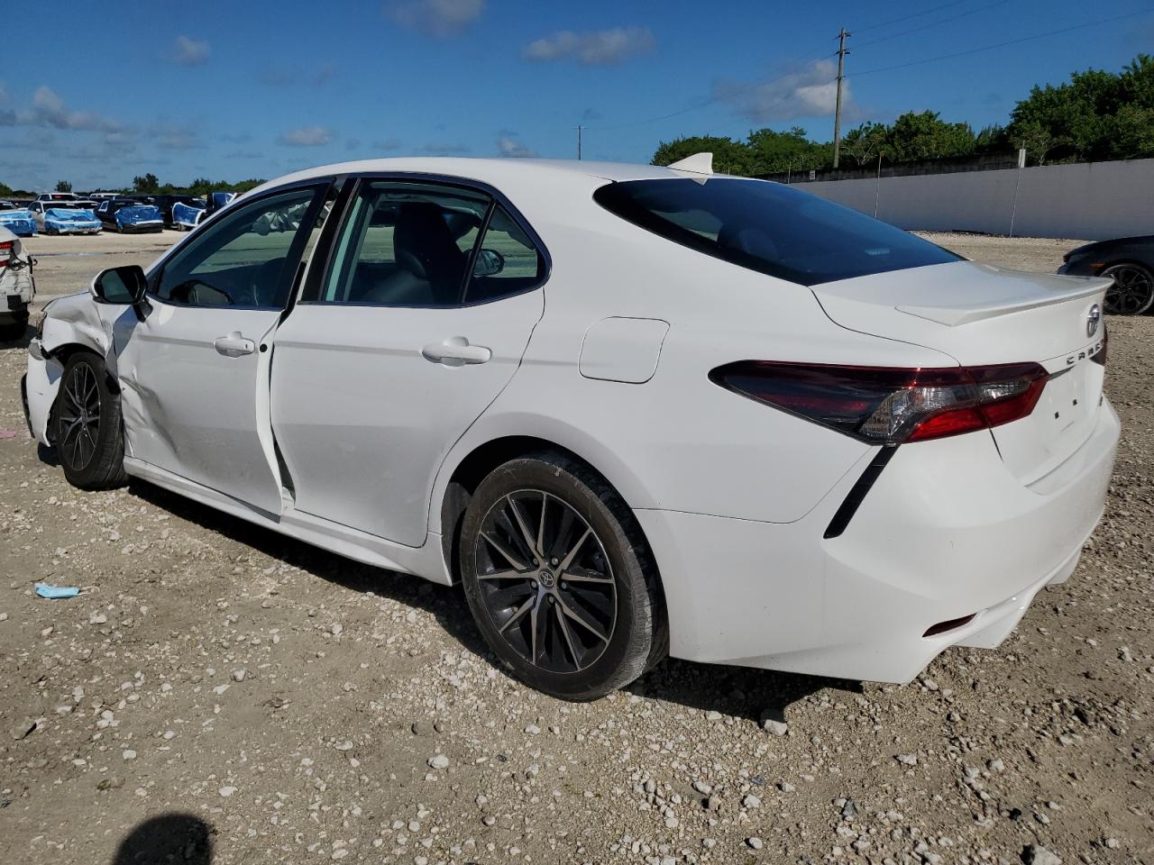 TOYOTA CAMRY SE NIGHT SHADE