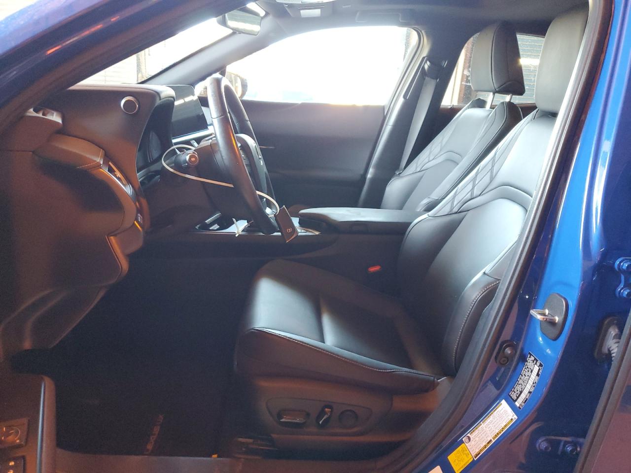 LEXUS UX 250H BASE