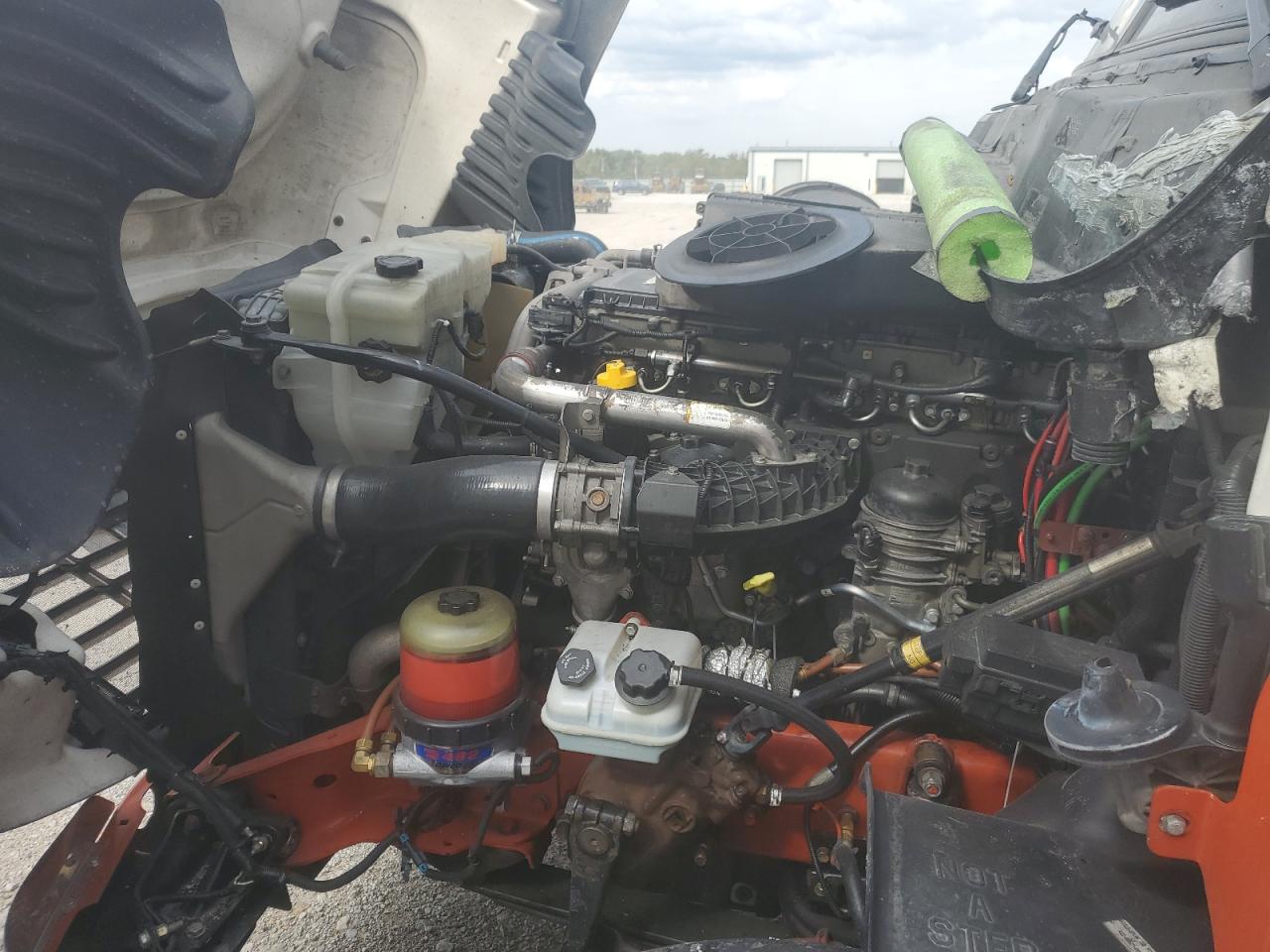 Lot #3298155249 2015 FREIGHTLINER CASCADIA 1