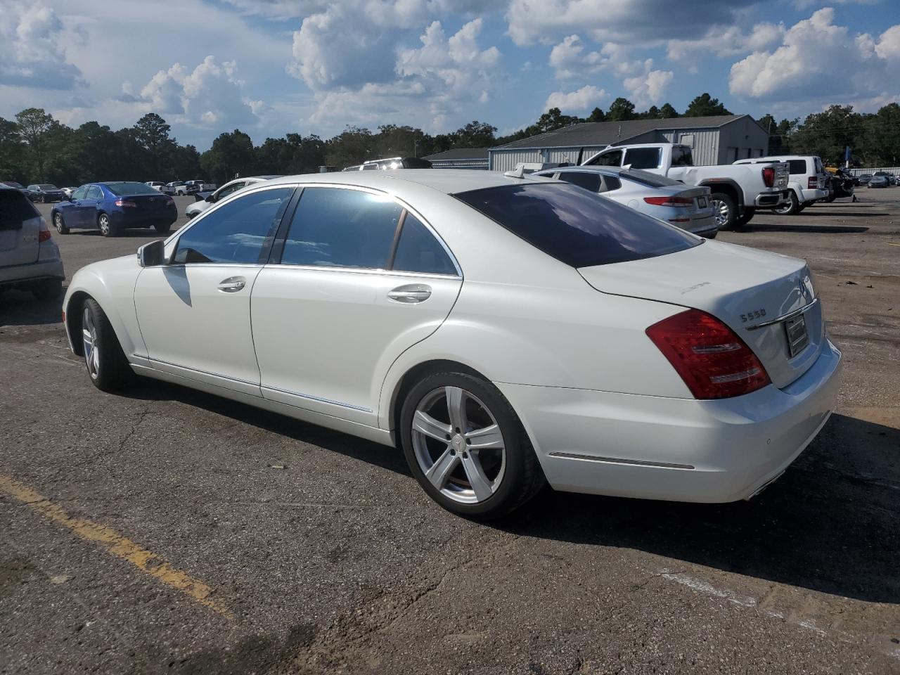 MERCEDES-BENZ S-CLASS 550