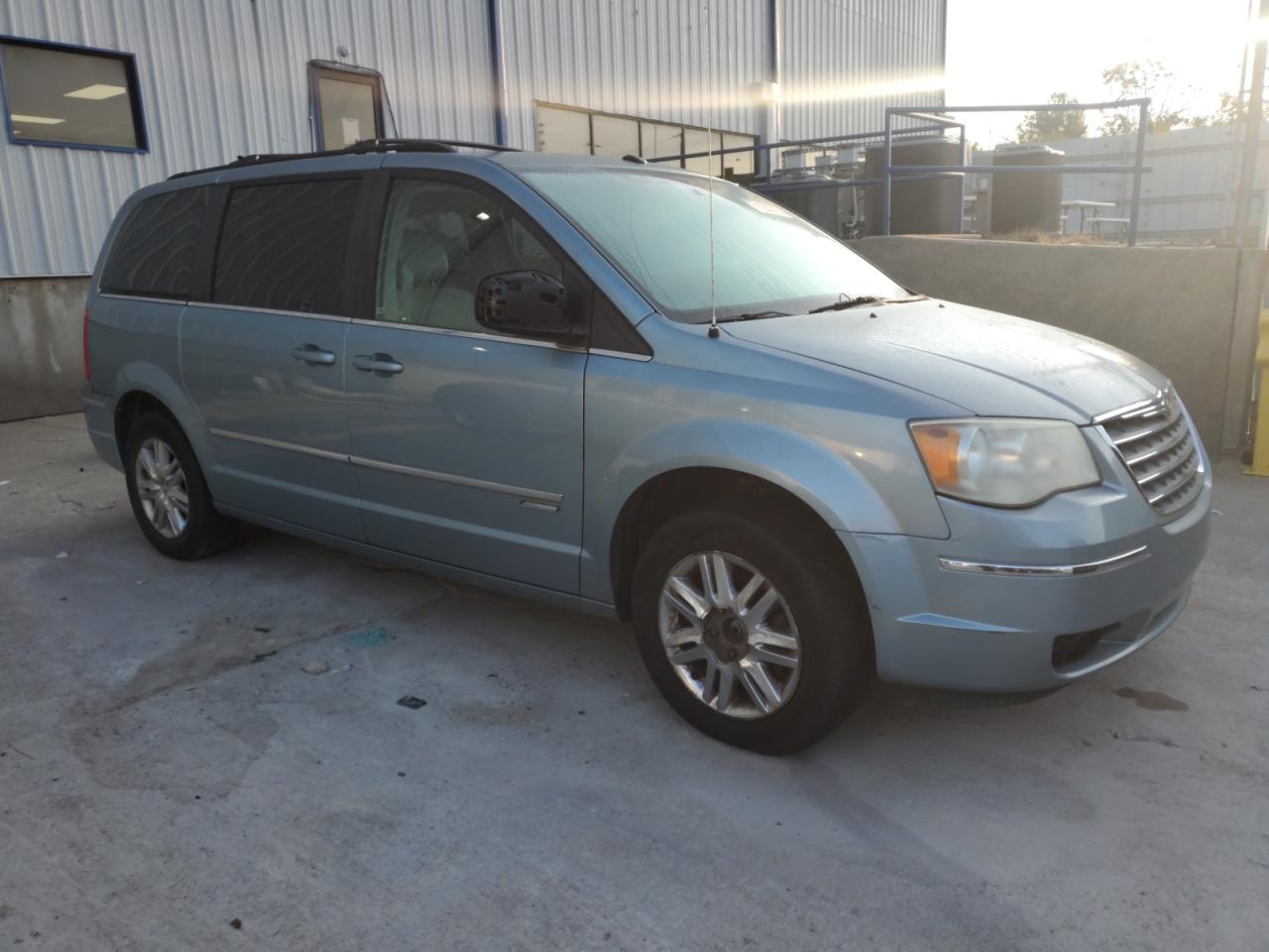 CHRYSLER TOWN & COUNTRY TOURING