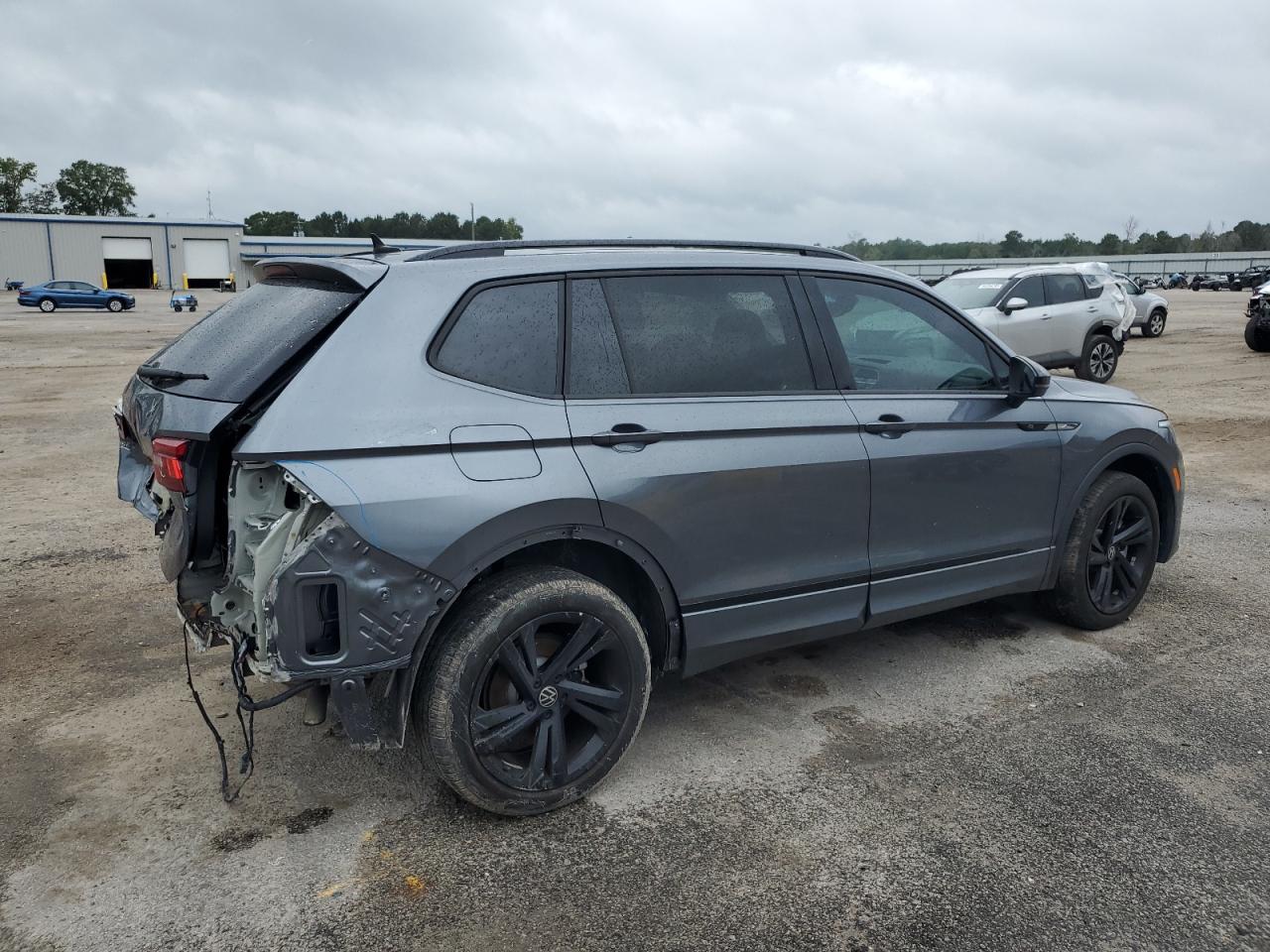 VOLKSWAGEN TIGUAN SE R-LINE BLACK
