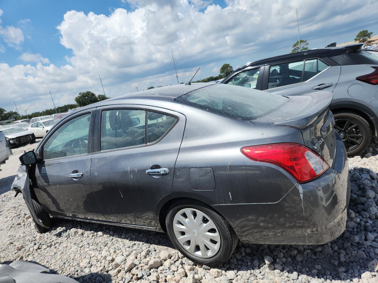 Lot #3316093252 2019 NISSAN VERSA S