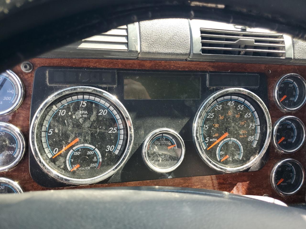 Lot #3308320162 2016 FREIGHTLINER CASCADIA 1