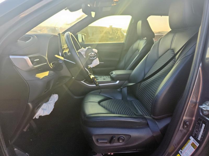 2022 TOYOTA HIGHLANDER - 5TDJZRAH5NS098479