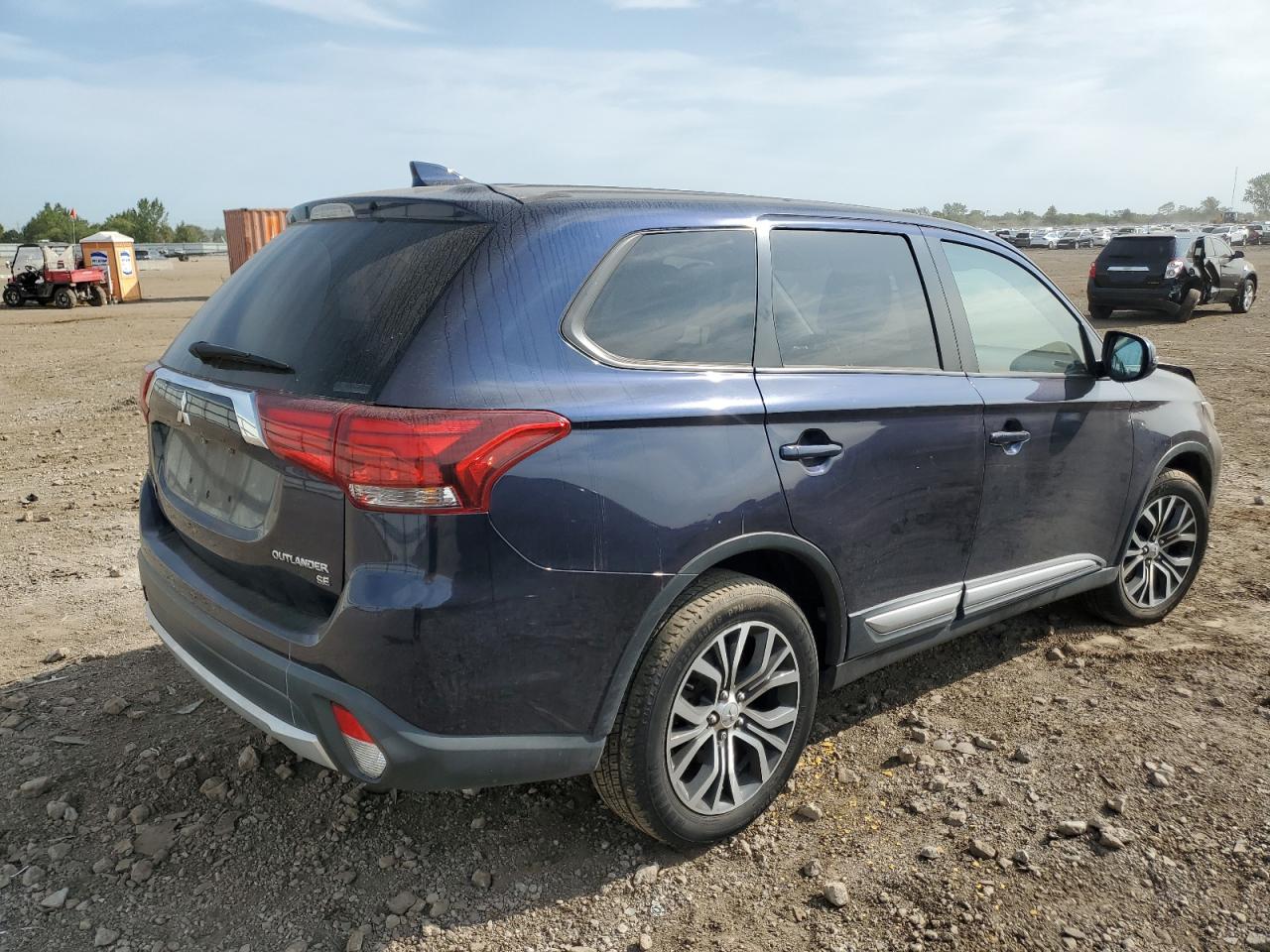 MITSUBISHI OUTLANDER SE