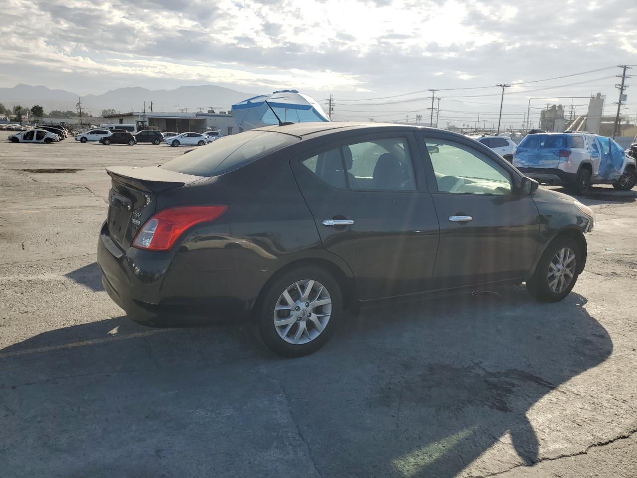 NISSAN VERSA S