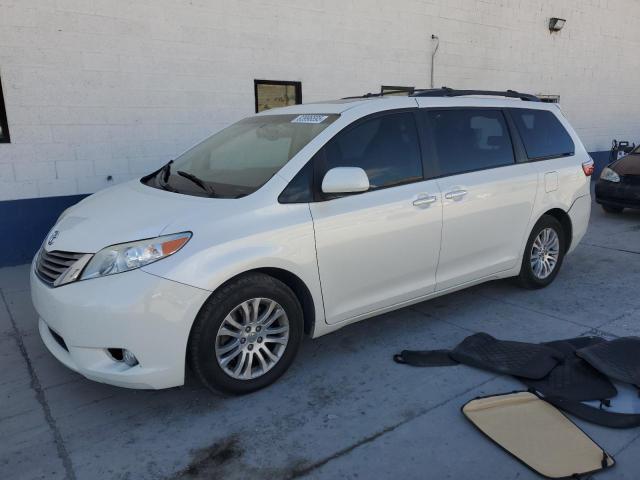 Global Auto Auctions: 2016 TOYOTA SIENNA XLE