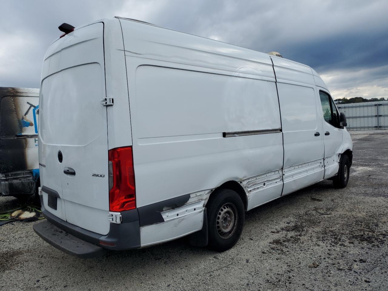MERCEDES-BENZ SPRINTER 2500