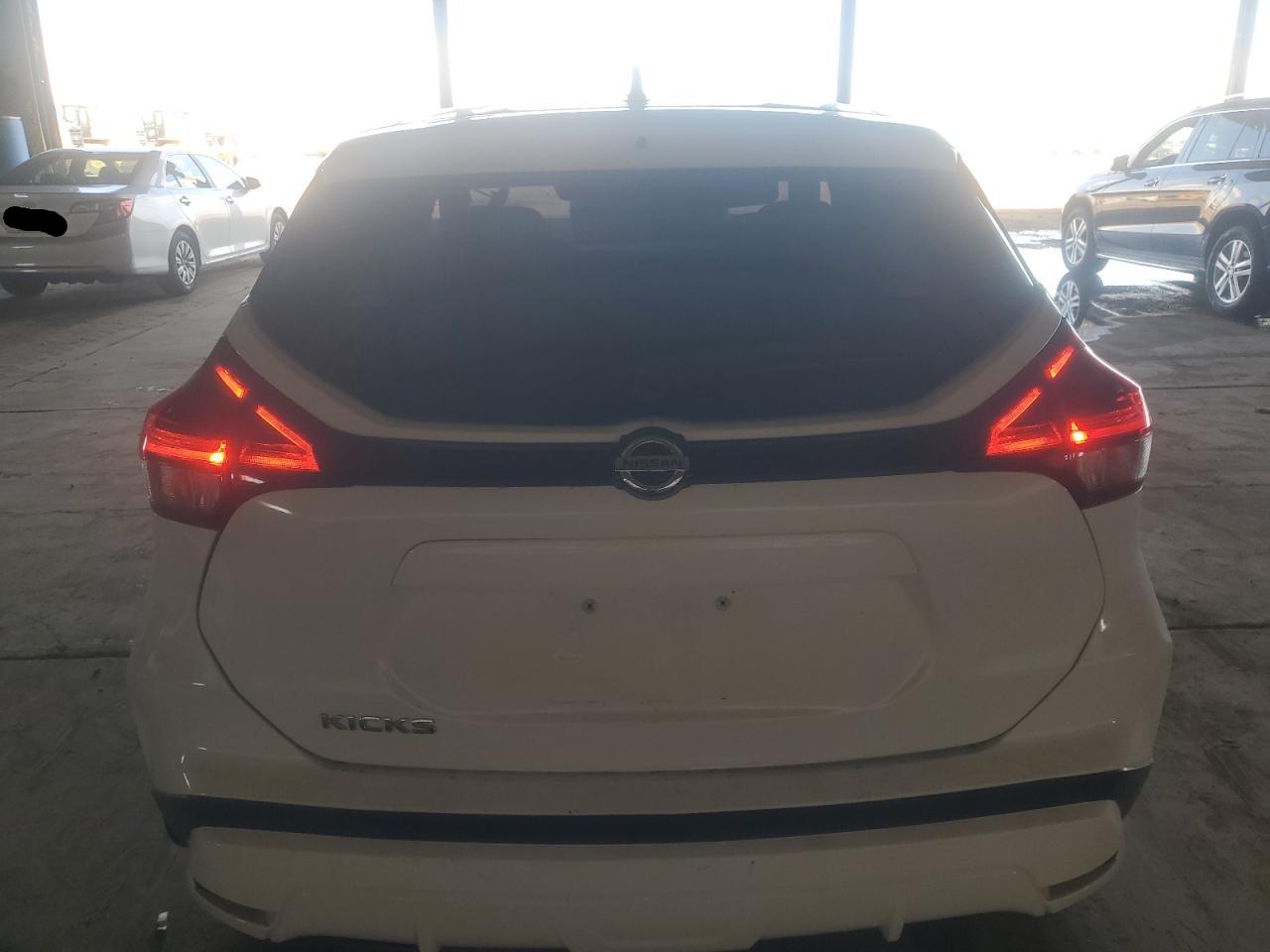 NISSAN KICKS S