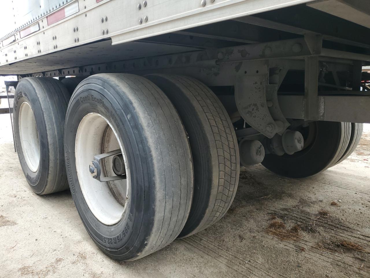 Lot #3282324310 2015 UTILITY VS2RA