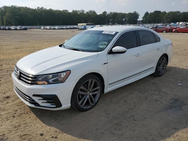 2017 VOLKSWAGEN PASSAT R-L 1VWDT7A31HC019884