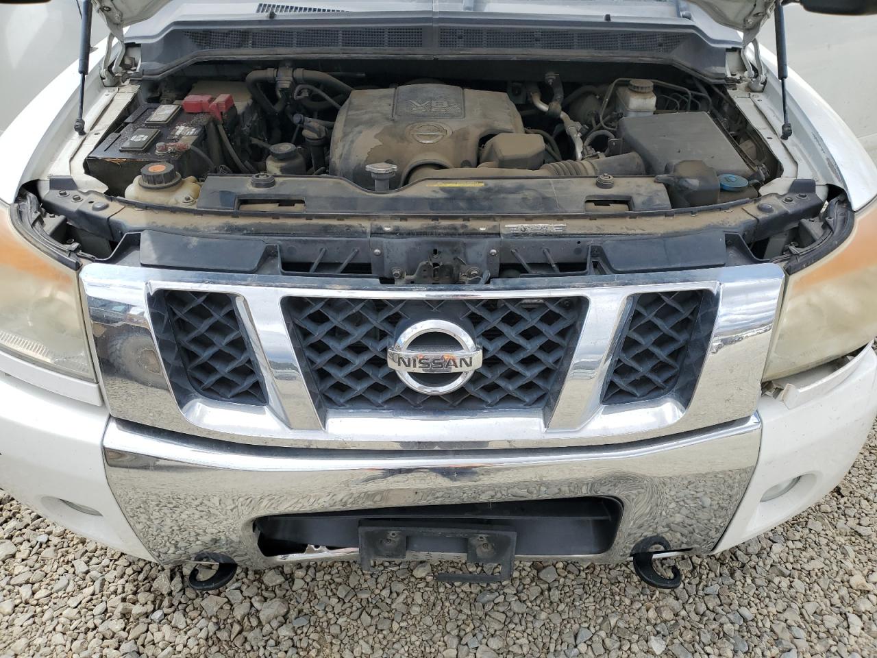 NISSAN TITAN XE