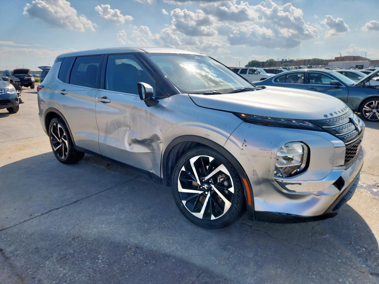 MITSUBISHI OUTLANDER ES