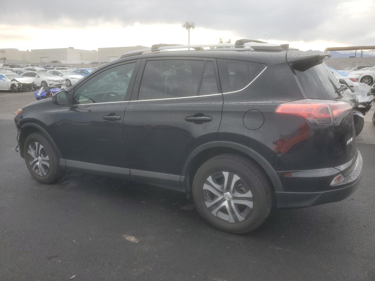 TOYOTA RAV4 LE