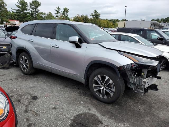 2022 TOYOTA HIGHLANDER 5TDHZRBH9NS581597