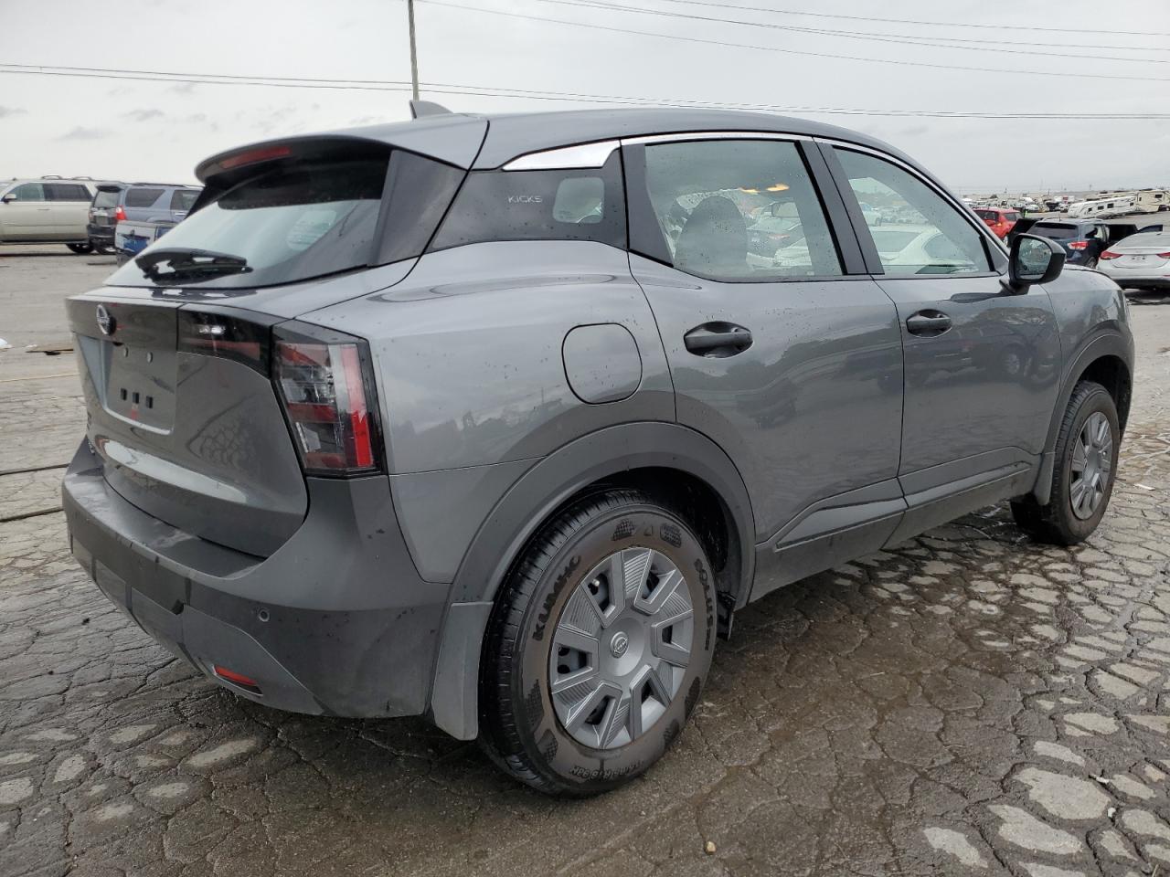 NISSAN KICKS S