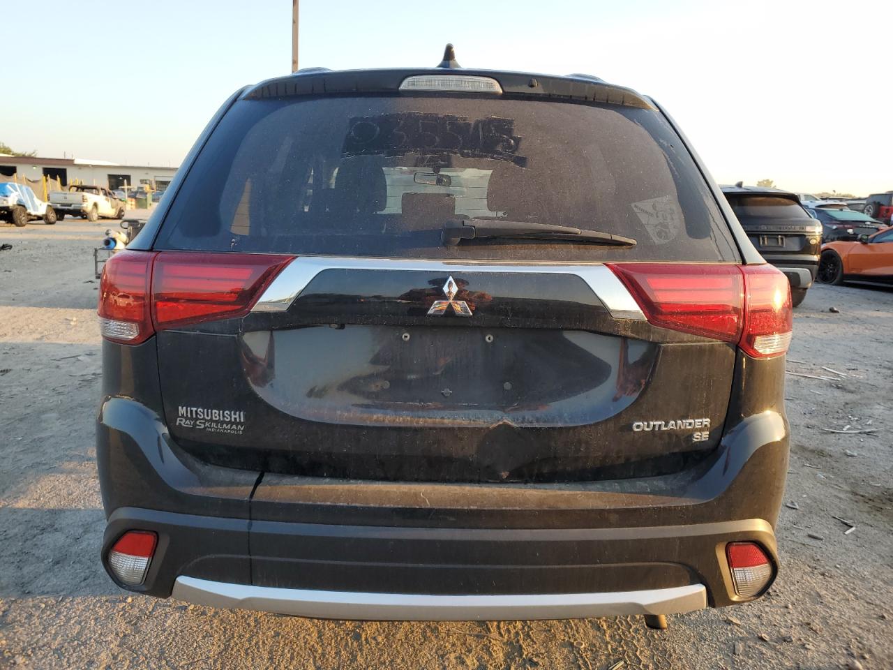 MITSUBISHI OUTLANDER SE