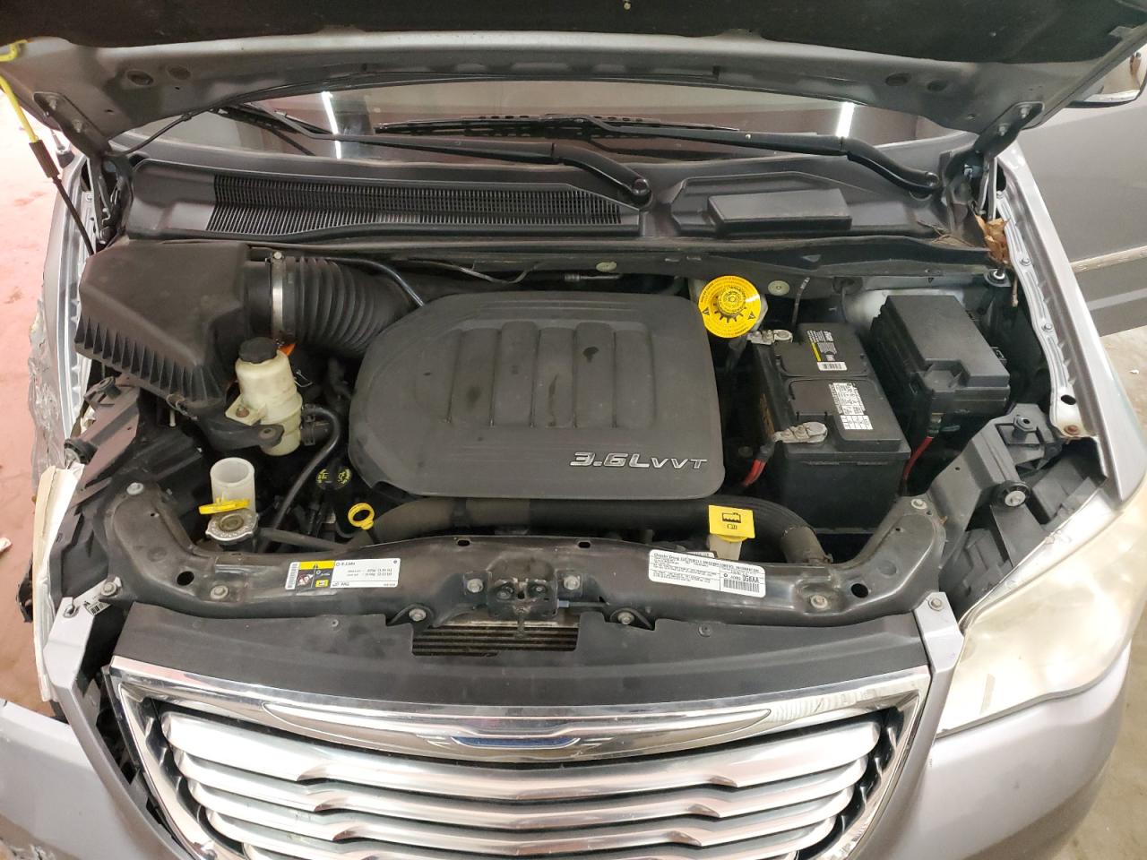 CHRYSLER TOWN & COUNTRY TOURING L