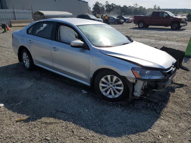 2015 VOLKSWAGEN PASSAT S 1VWAS7A32FC029536