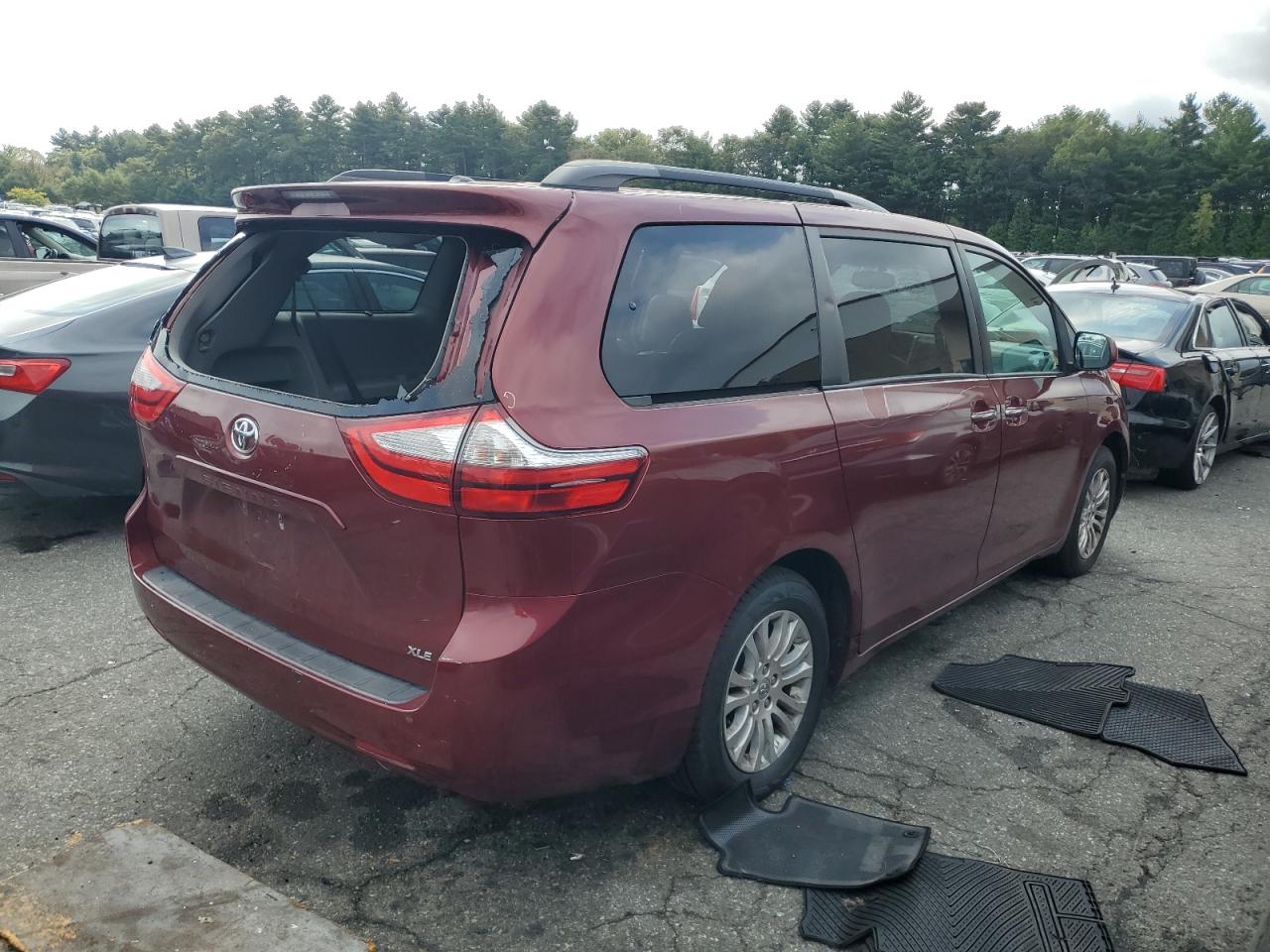 TOYOTA SIENNA XLE