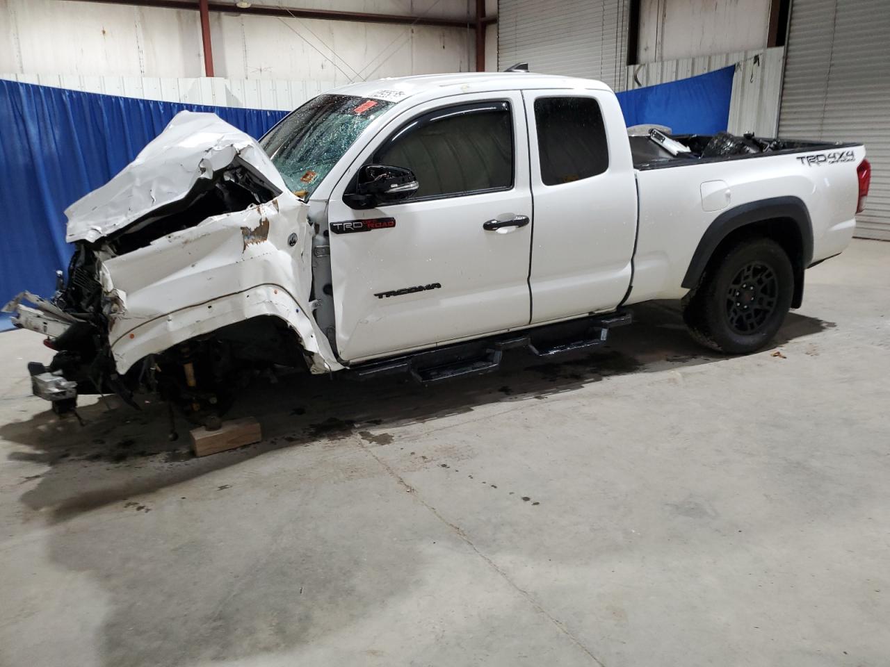 Lot #3312319777 2017 TOYOTA TACOMA ACC