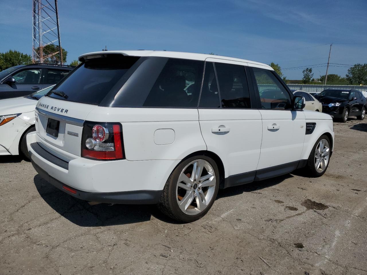 Lot #3282468579 2013 LAND RANGE ROVER SPORT HSE LUXURY
