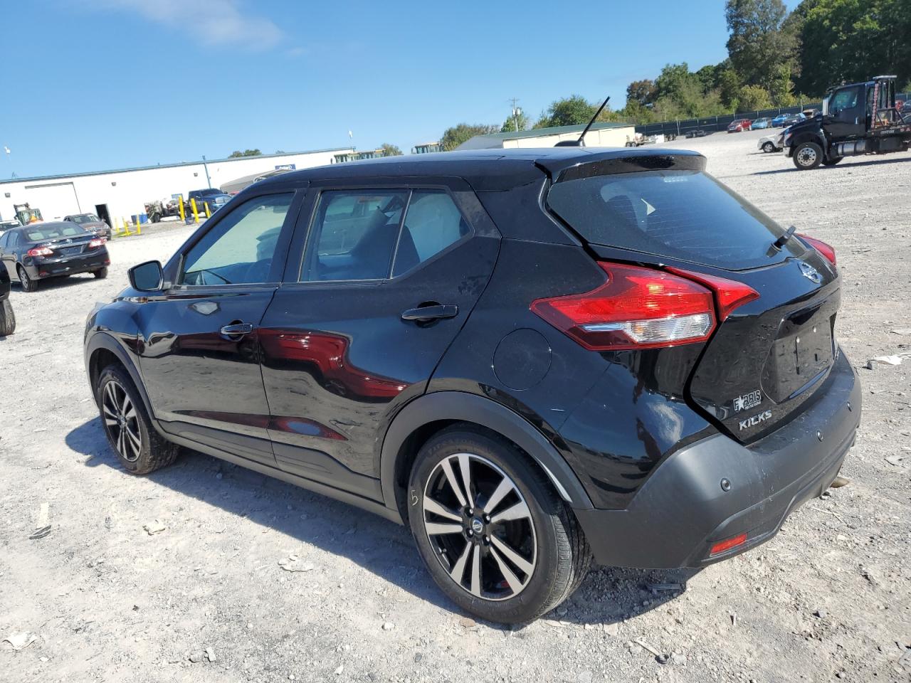 NISSAN KICKS SV