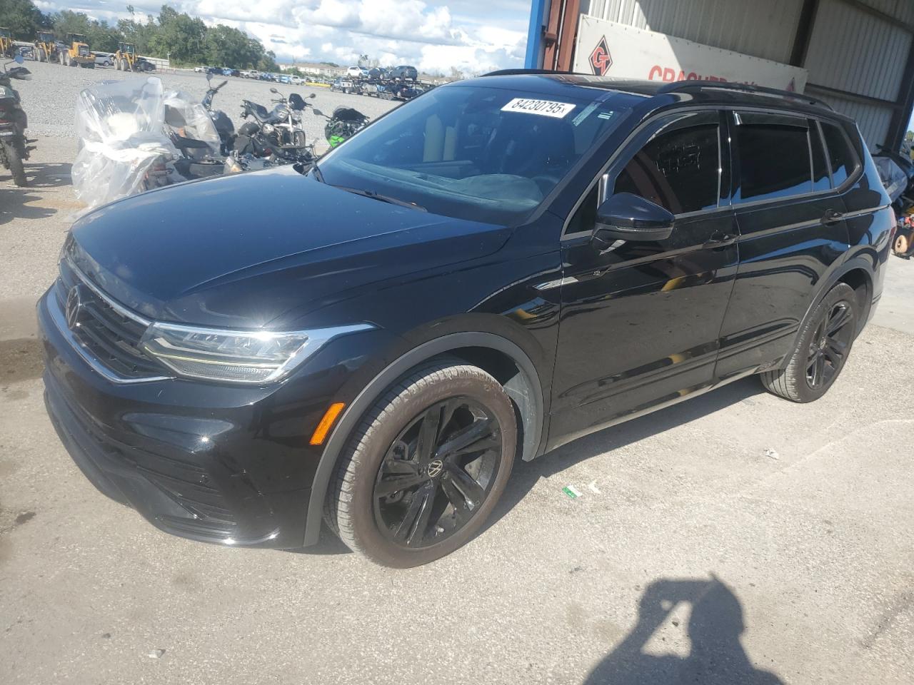 VOLKSWAGEN TIGUAN SE R-LINE BLACK