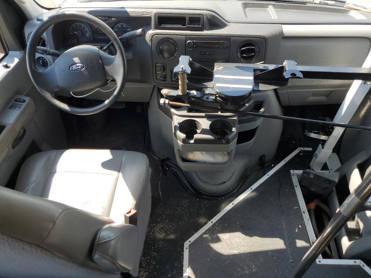 FORD ECONOLINE E250 VAN