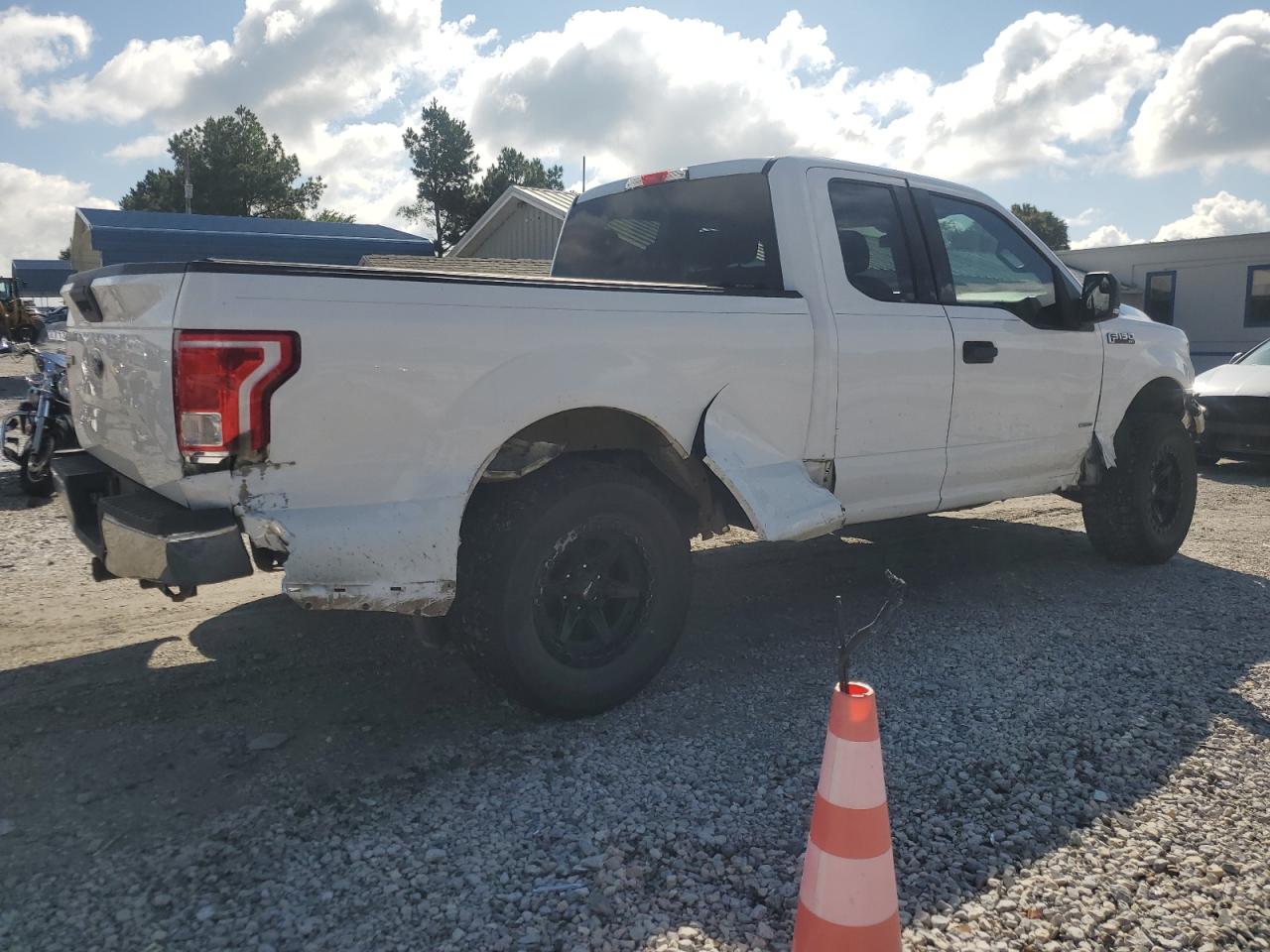 FORD F-150 SUPER CAB