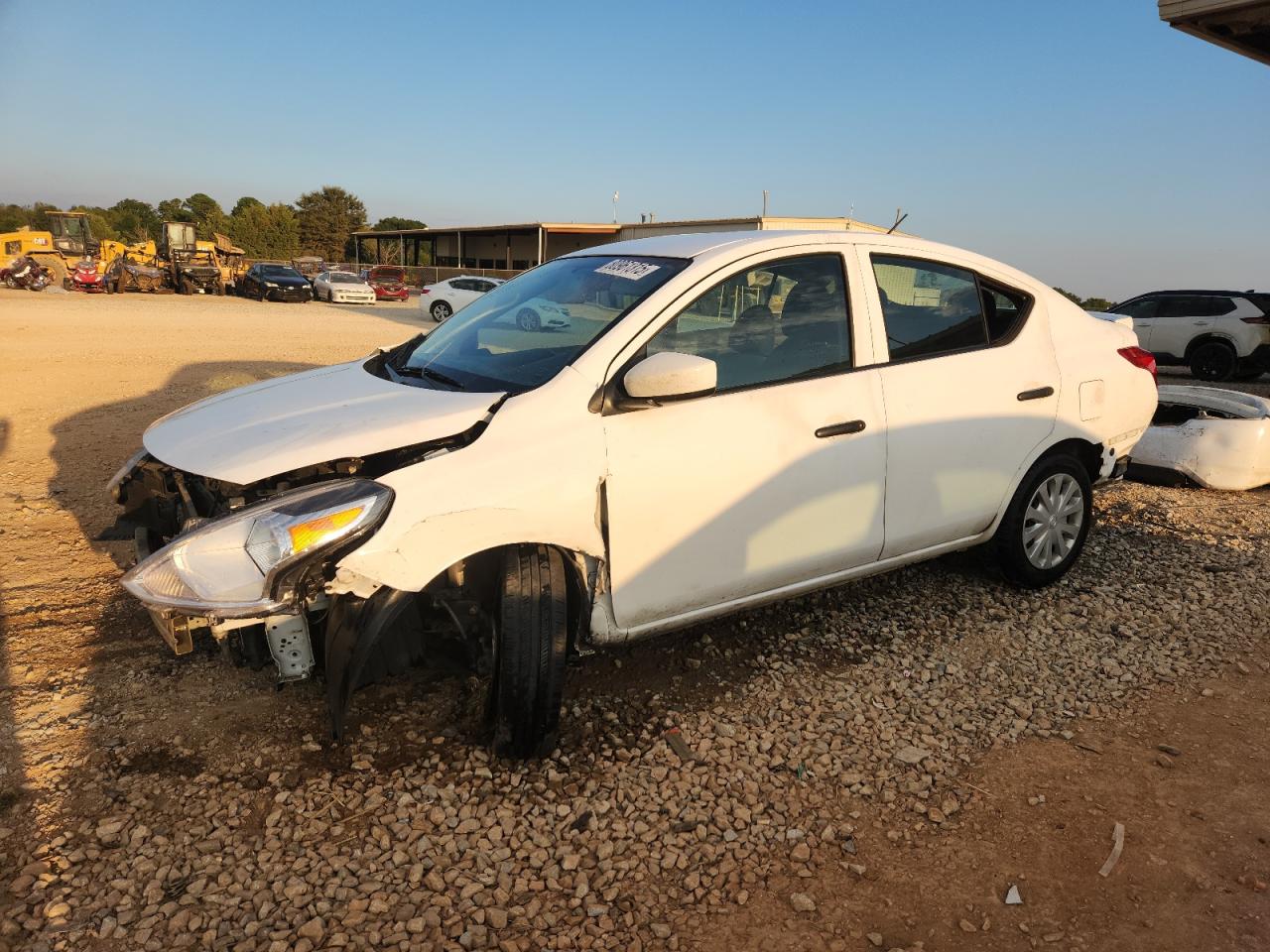 NISSAN VERSA S