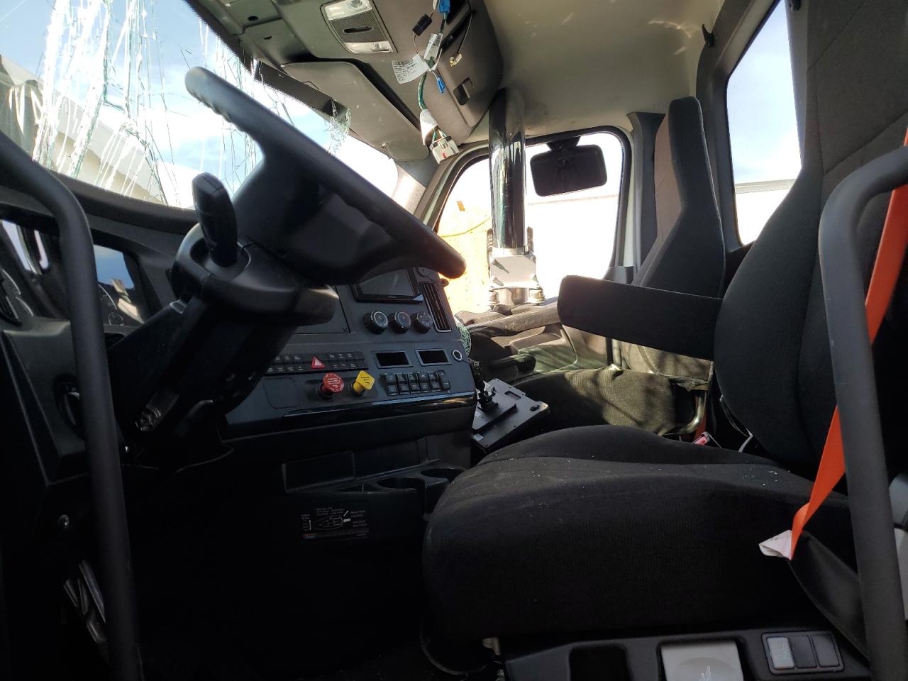 Lot #3294687052 2026 FREIGHTLINER CASCADIA 1