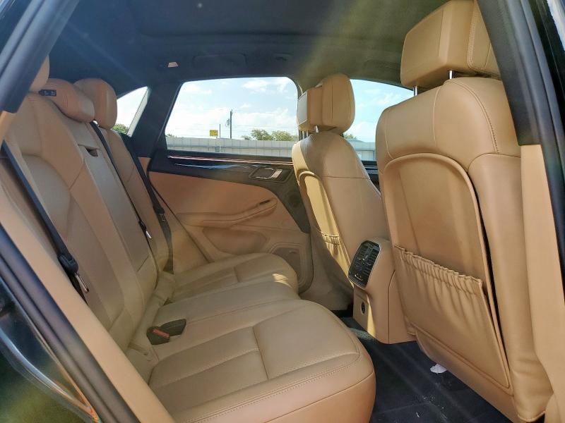2018 PORSCHE MACAN WP1AA2A53JLB21286
