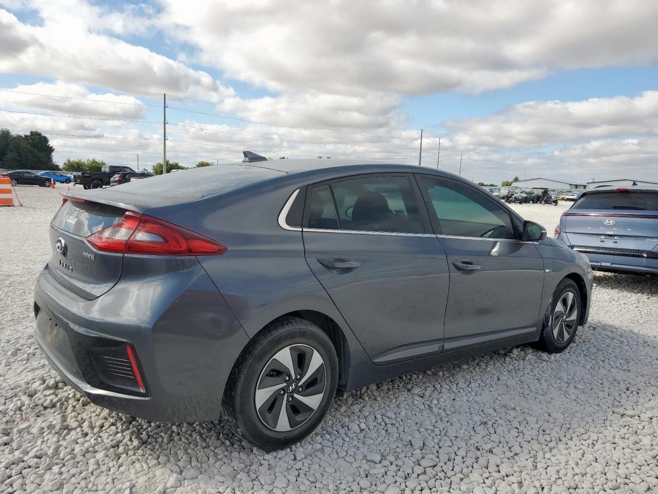 HYUNDAI IONIQ SEL
