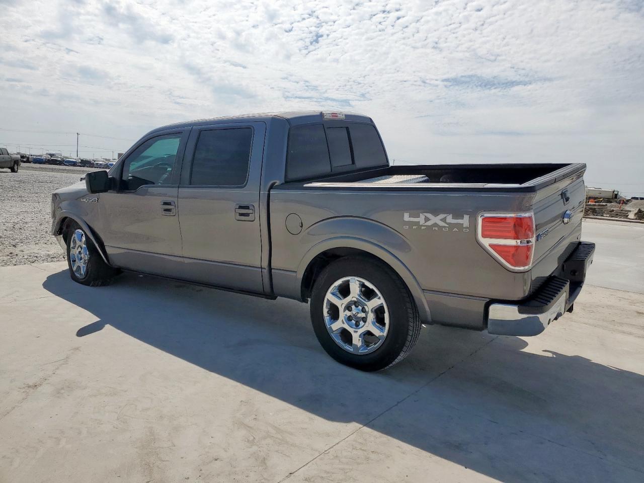 FORD F-150 SUPERCREW